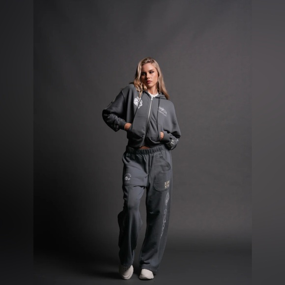 Darc Sport 🐺MEMENTO MORI 2024 "SAGE" (CROPPED) ZIP HOODIE IN GREEK STONE SMALL - Picture 4 of 14